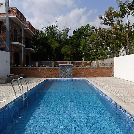Sol Rouge Private Pool Villa オーロヴィル エクステリア 写真